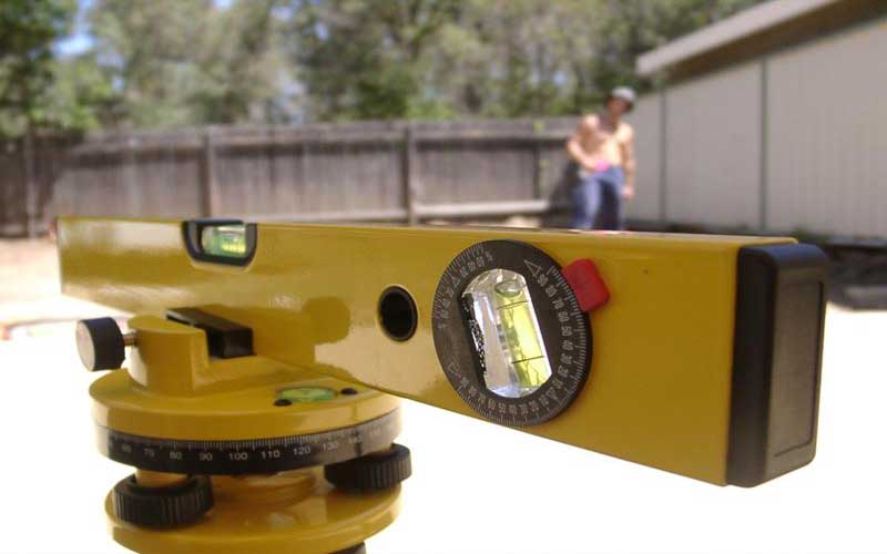 How to Use a Laser Level for a Pool
